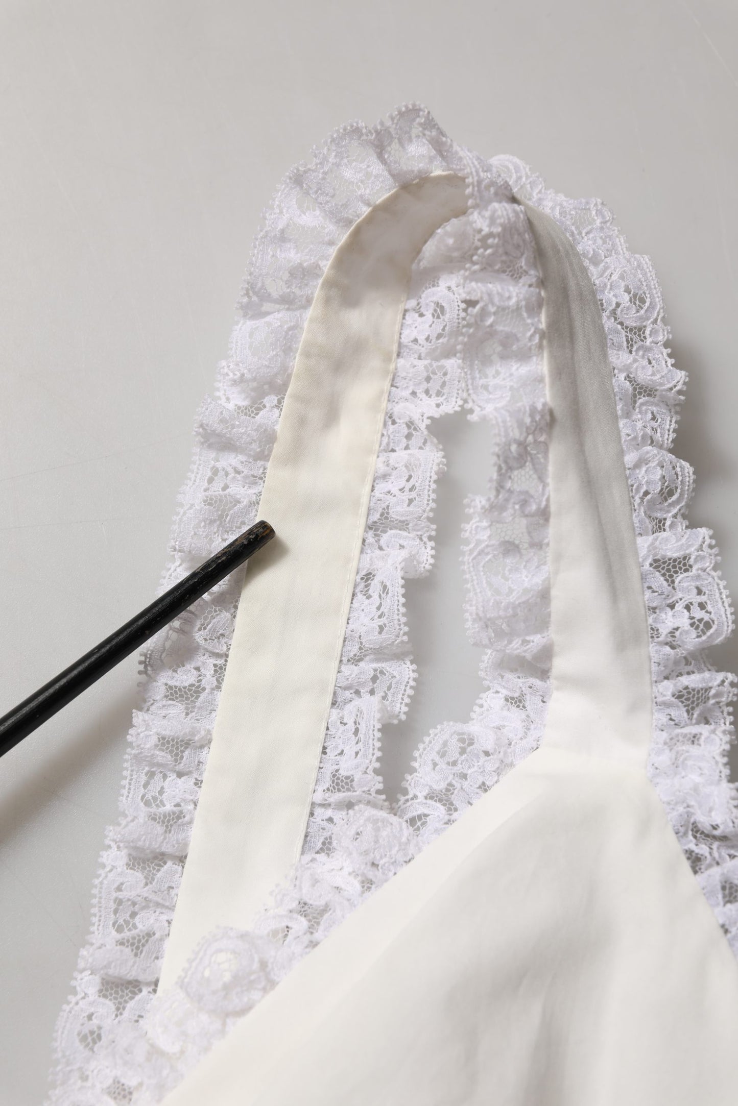Dolce & Gabbana White Lace Trimmed Cotton Cropped Tank Top